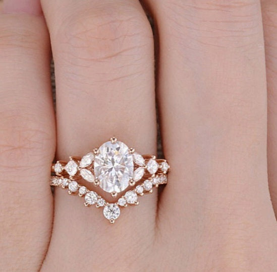 Ella Vintage Cluster Oval Natural Diamond Engagement Ring in 18K Gold