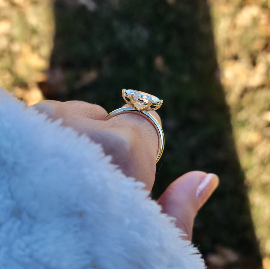 East West Set Natural Marquise Diamond Engagement Ring in 18K Gold