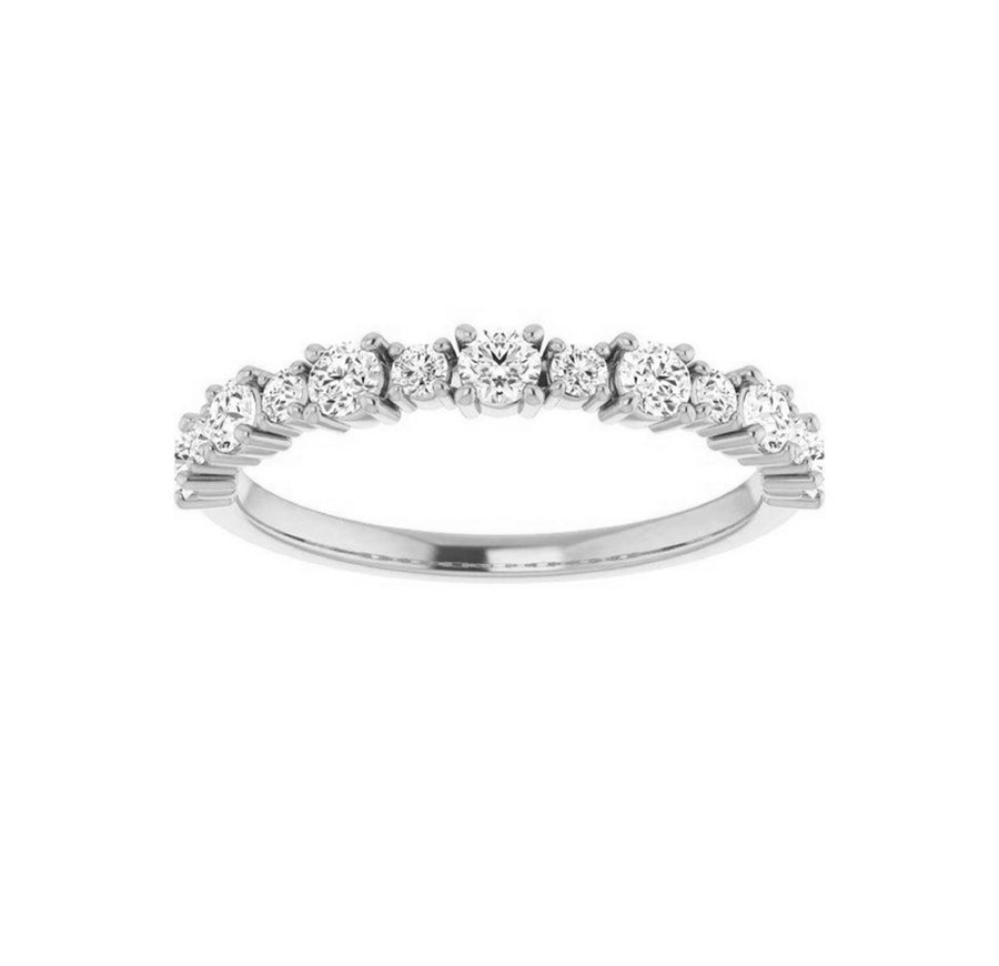 Round Diamond Wedding Ring in 14K Gold